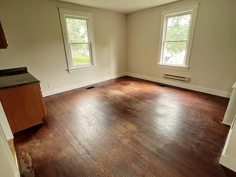 320 Kenyon St — Photo 8