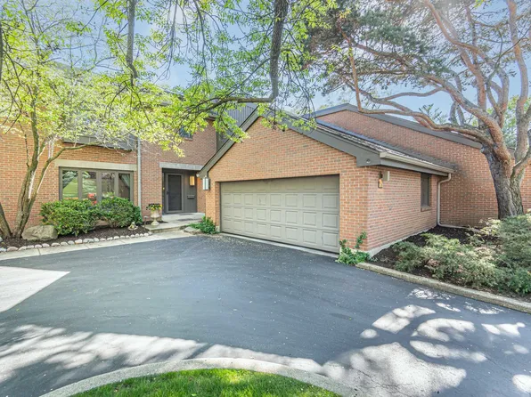 23 Park Ln, Park Ridge, IL 60068