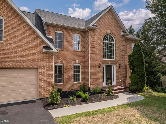 2nd image of 7980 Golf Vista Dr