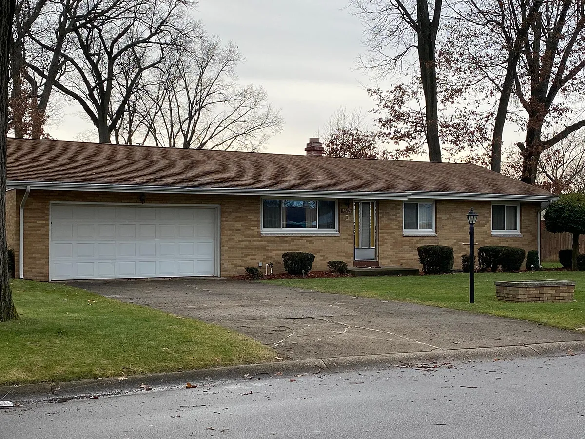 Building Photo - 19420 Dresden Dr