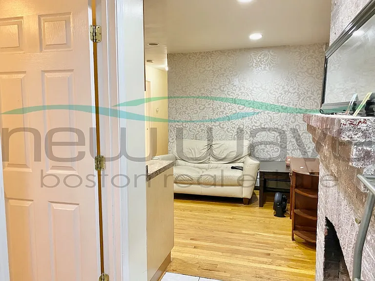 41 Anderson St #B — Photo 9