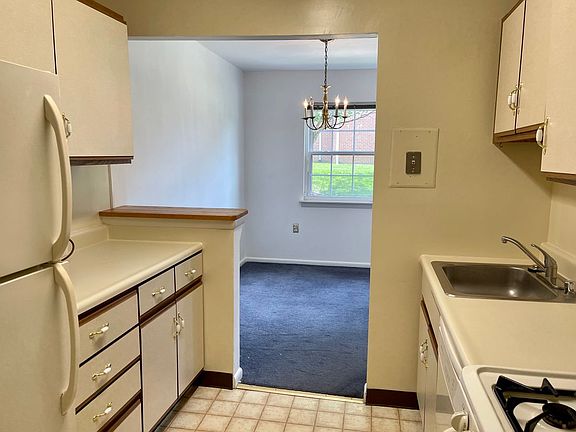 4th image of 1954 Kennedy Dr APT 101