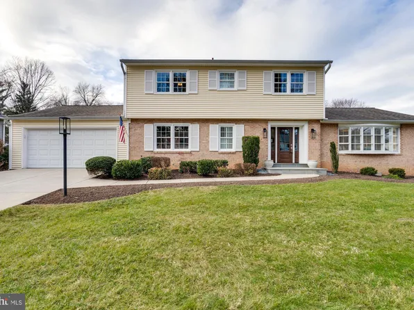 9923 Lindel Ln, Vienna, VA 22181