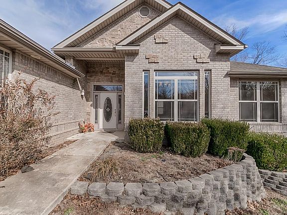 2nd image of 30 Boxford Dr