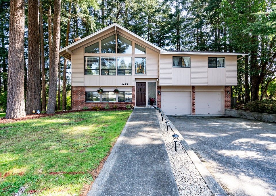 1st image of 1266 NE Sealth Pl