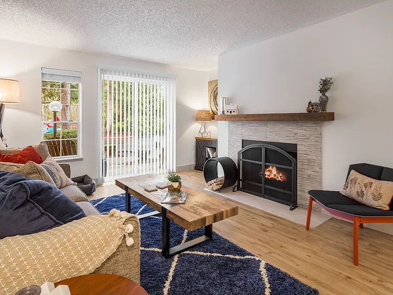 Artesia Apartments — Photo 4