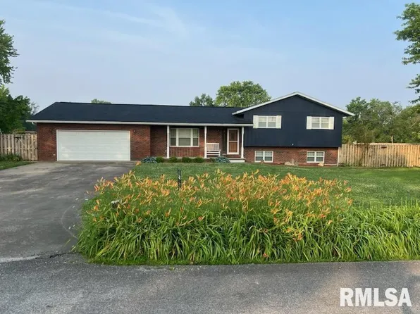 206 W Maryland St, Zeigler, IL 62999