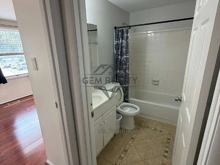 13506 Bentley Cir — Photo 17
