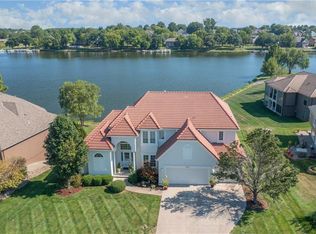 4737 SW Gull Point Dr, Lees Summit, MO 64082