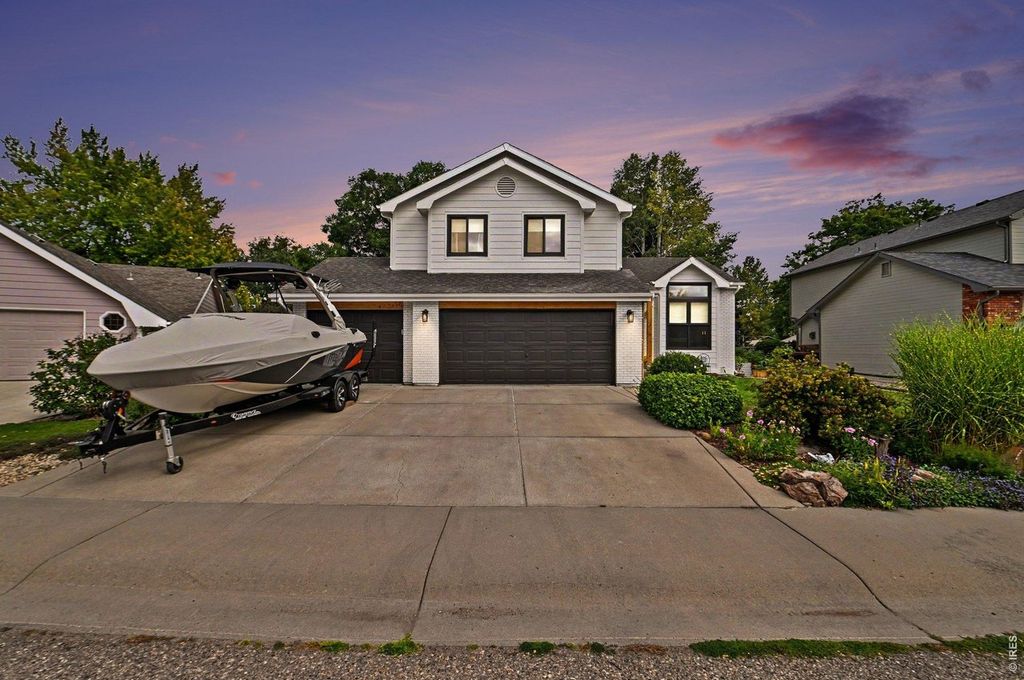 3856 Larkspur Ct