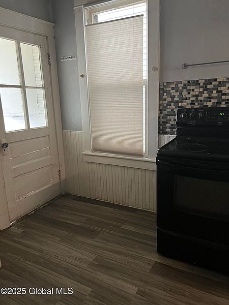 5th image of 147 7th Avenue