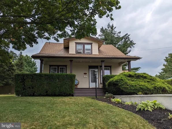 824 Indiana Ave, Lemoyne, PA 17043
