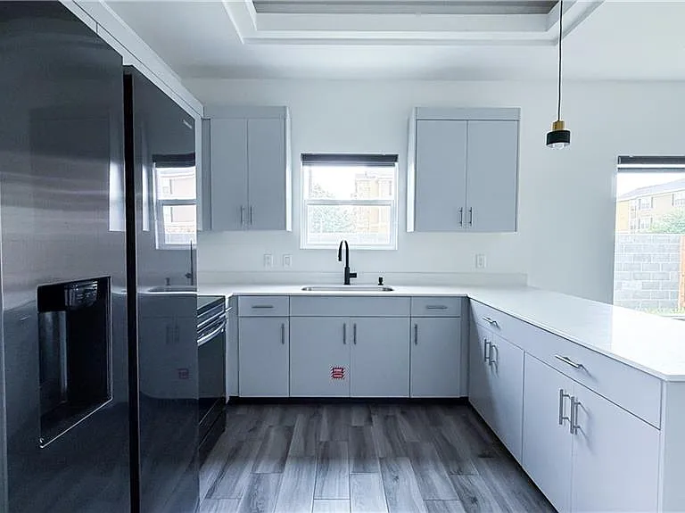 1201 E Iris Ave #6 — Photo 4
