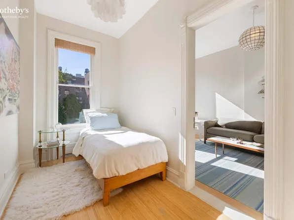 138 West 82nd Street image 37 of 39