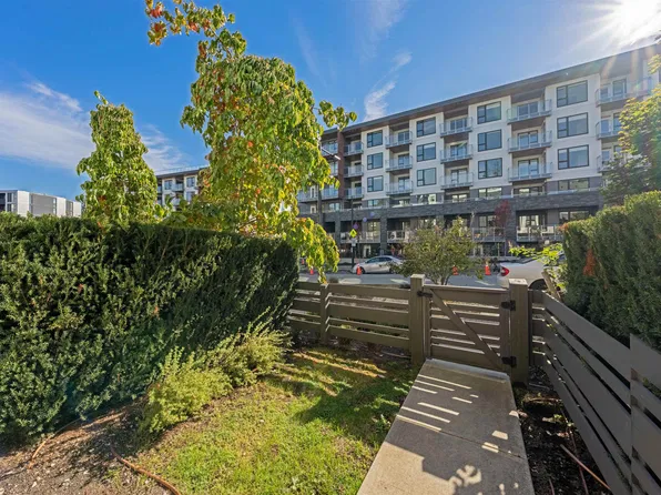 9739 University Cres #2, Burnaby, BC V5A 0E8
