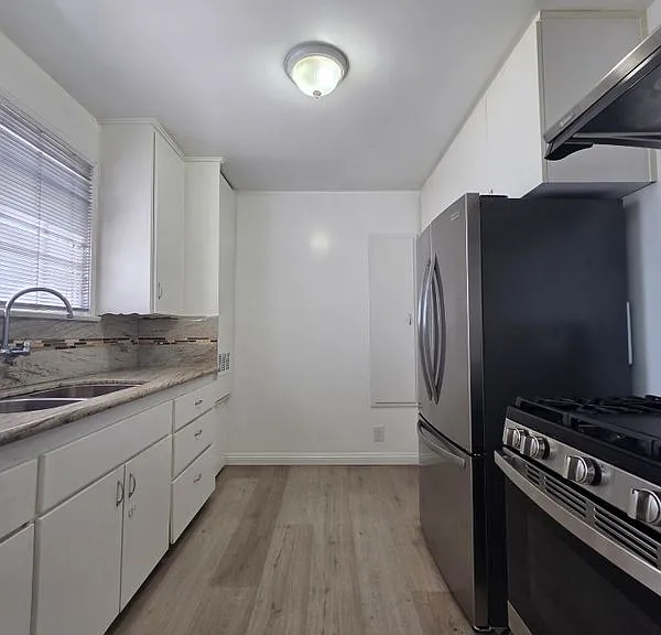 3705 S Victoria Ave — Photo 6