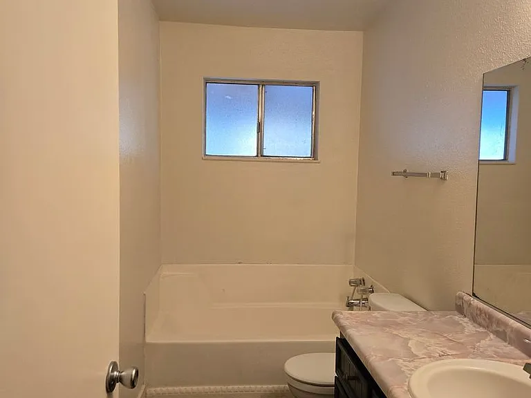 545 Bluefield Ave — Photo 5