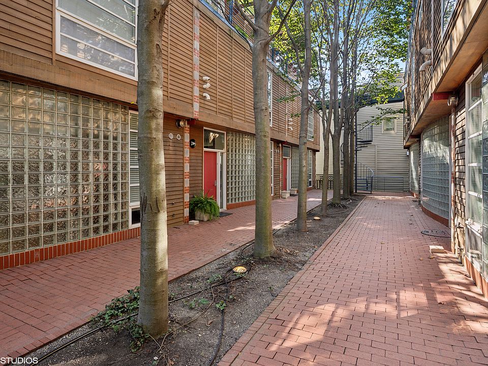 1st image of 1401 W Berteau Ave