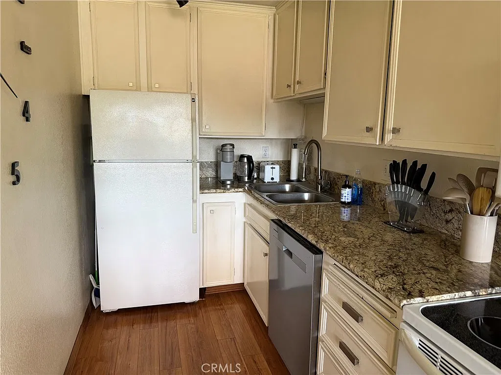 1 bed, 589 sqft, $1,800 — Photo 3