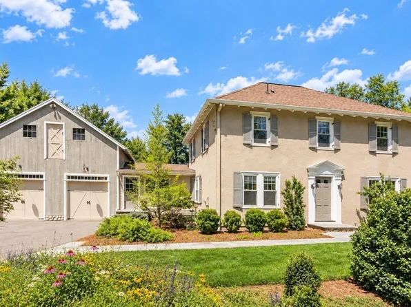 696 Main St, Concord, MA 01742