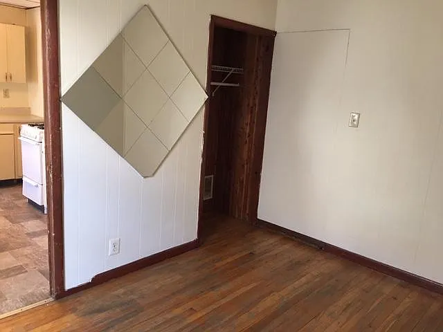 1 bed, 400 sqft, $900 — Photo 3