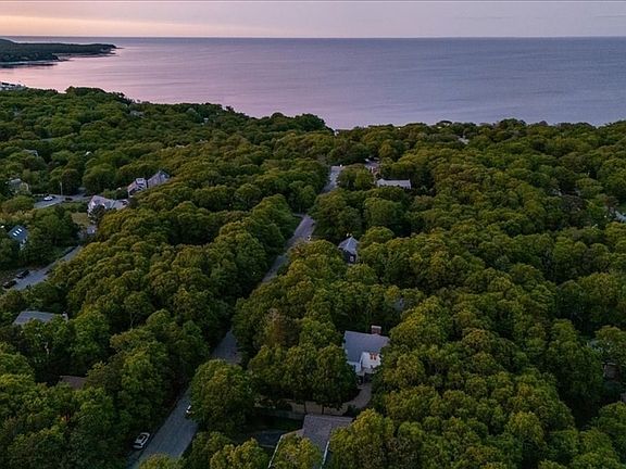 3rd image of 25 Sanderson Dr
