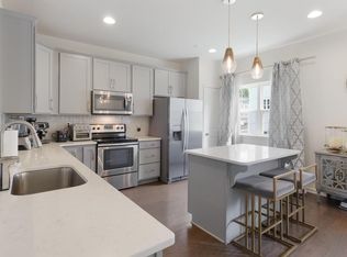 107 Graystone Dr, Feasterville, PA 19053