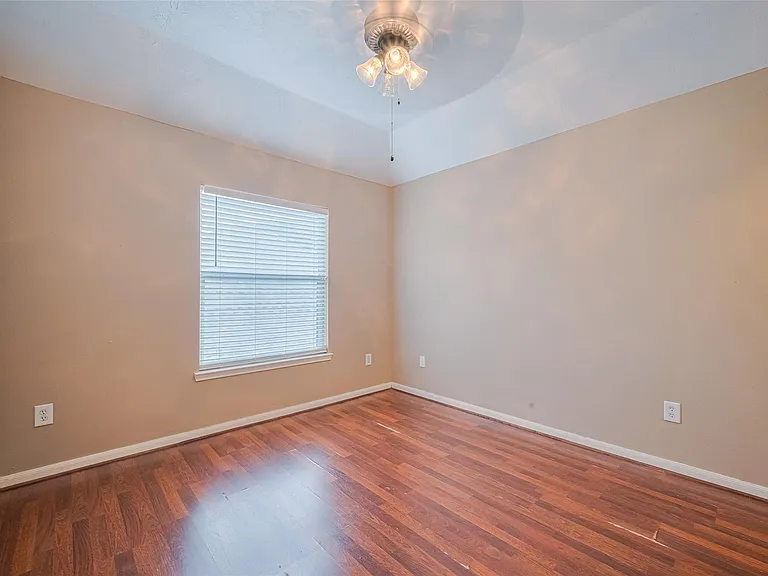 3911 Fall Branch Dr — Photo 32