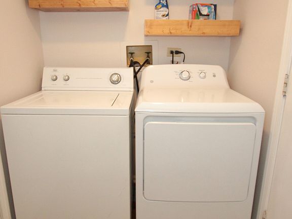 5th image of 1474 Knotty Pine Dr