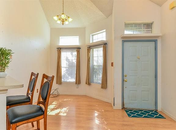 3rd image of 6849 Driffield Cir W