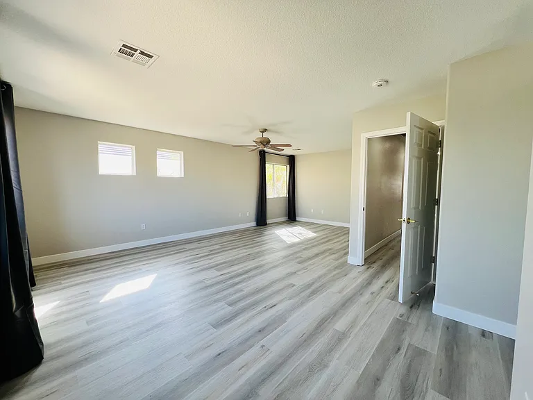 9742 W Tompkins Ave — Photo 7