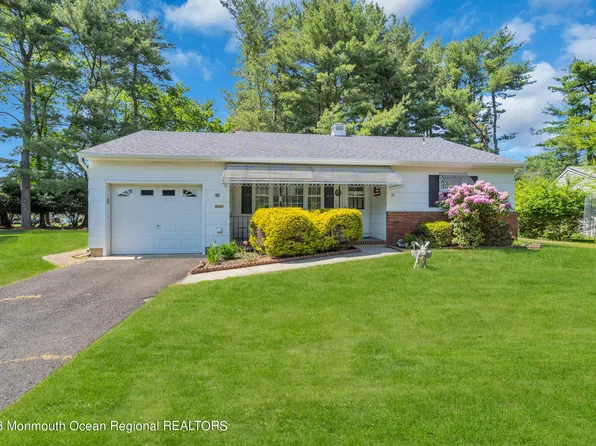 32 Brian Court, Toms River, NJ 08757