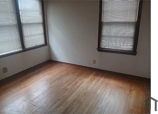 2413 Poplar St — Photo 6