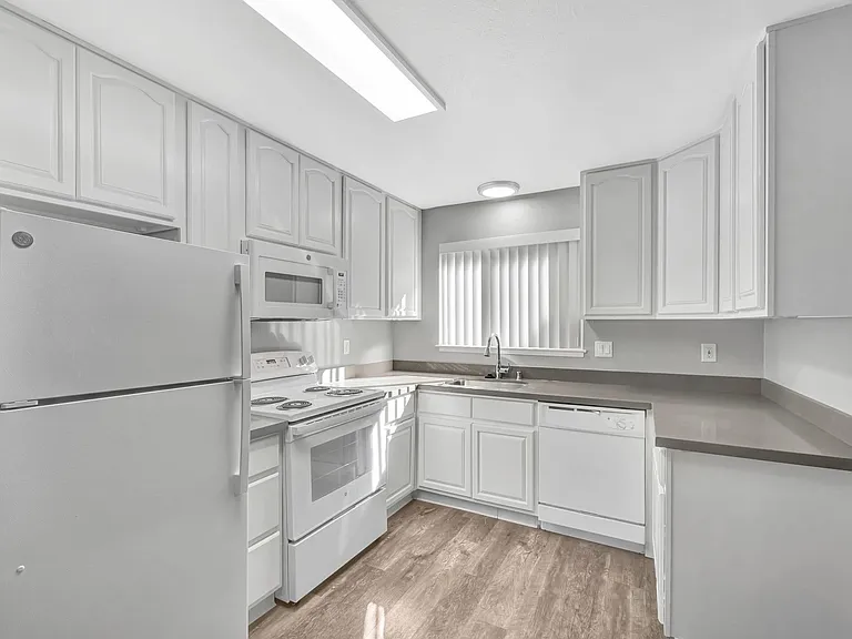 786 Reseda Dr #2 — Photo 5