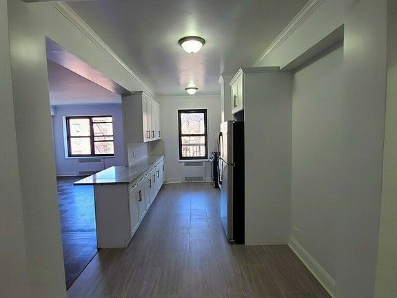 5th image of 67-76 Booth St APT 4C
