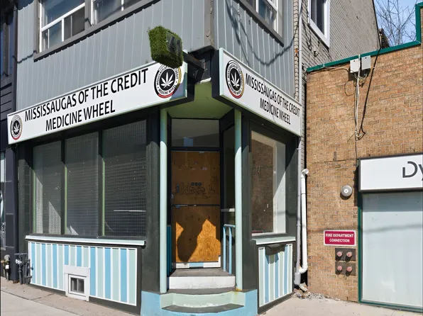 41 Roncesvalles Ave, Toronto, ON M6R 2K4