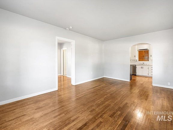 5th image of 2315 Cherry St