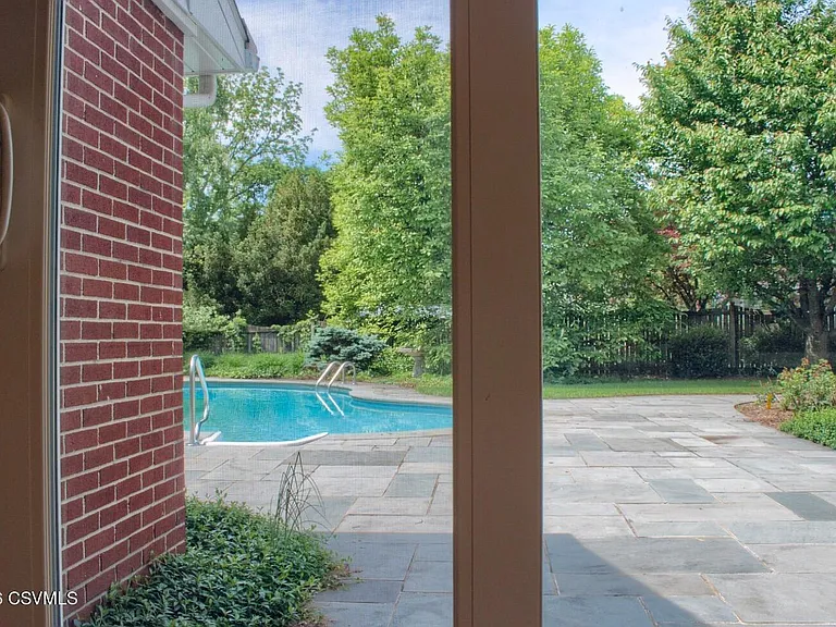 195 Fairmount Dr — Photo 23