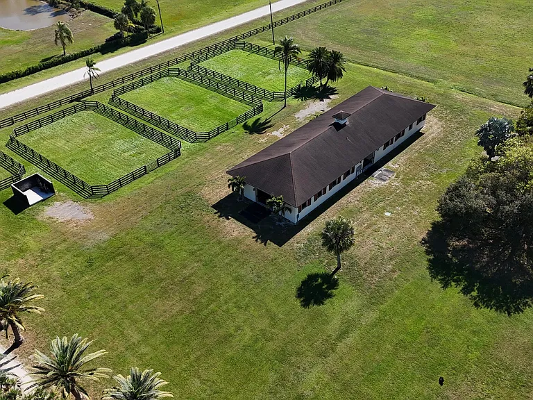 2265 Cotton Tail Dr — Photo 9