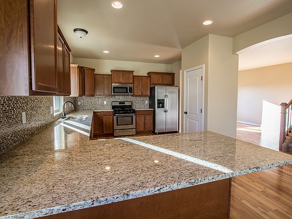 2nd image of 4750 Farmingdale Dr