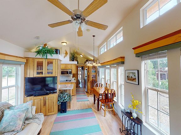 3rd image of 13 Magpie Cir