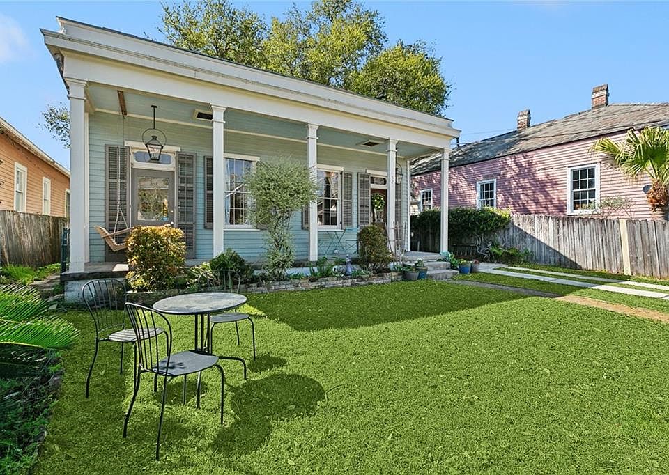 1st image of 521 Elmira Ave