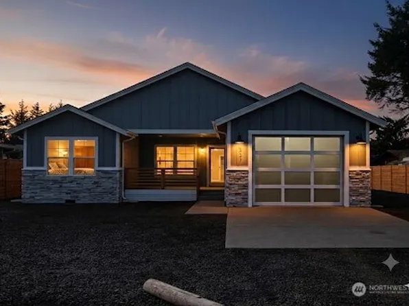 337 Mount Olympus Avenue SE, Ocean Shores, WA 98569