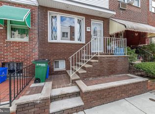 2825 S Iseminger St, Philadelphia, PA 19148