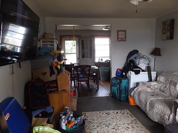 3rd image of 225 Barnhart Rd