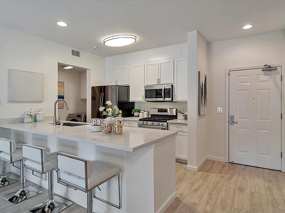 3rd image of 2177 Alum Rock Ave APT 118