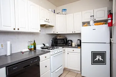 318 Saint Paul St #3 Photo 1