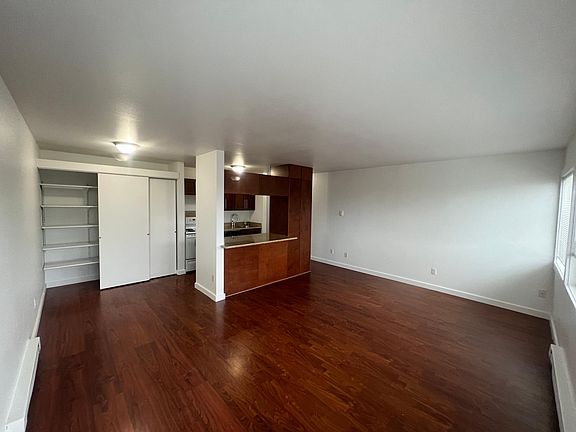 3rd image of 1000 Queen Anne Ave N APT 301