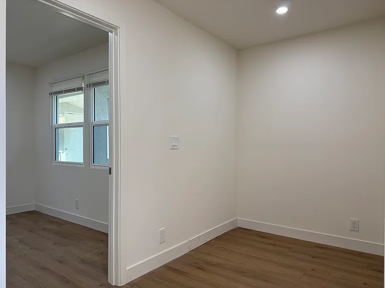 2465 Torrance Blvd — Photo 35