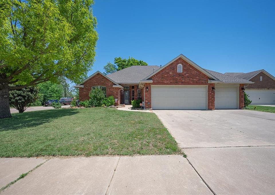 1st image of 3424 Valley Holw